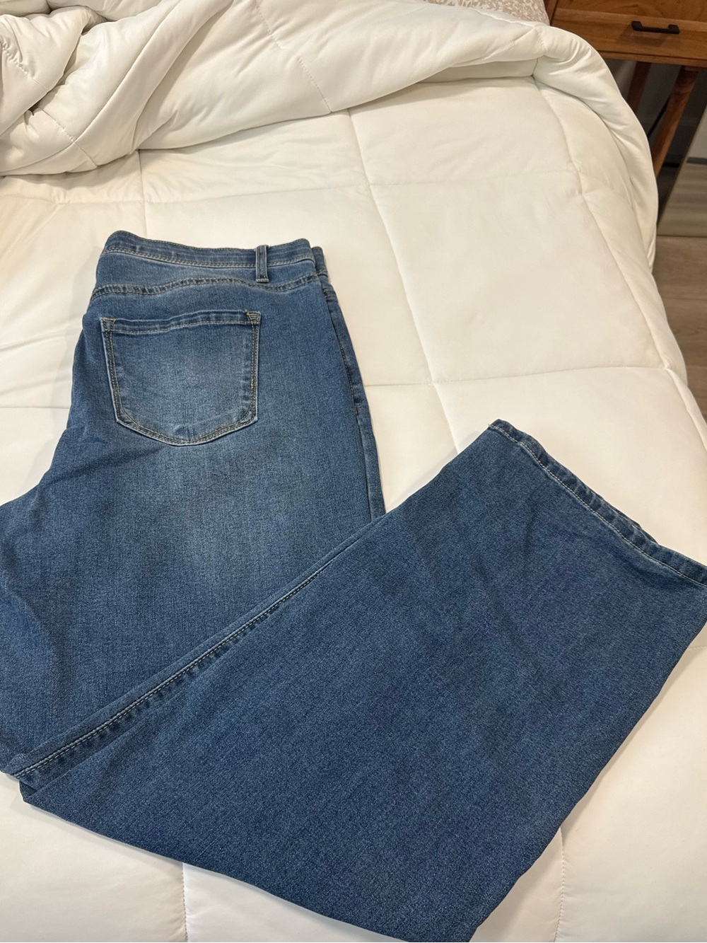 Women’s Straight-Leg Mid-Rise Jeans